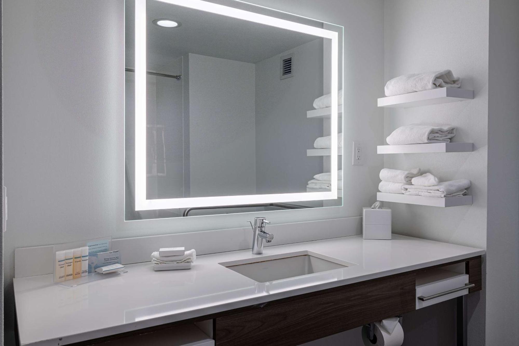 Hampton Inn Knoxville-West At Cedar Bluff Exteriör bild